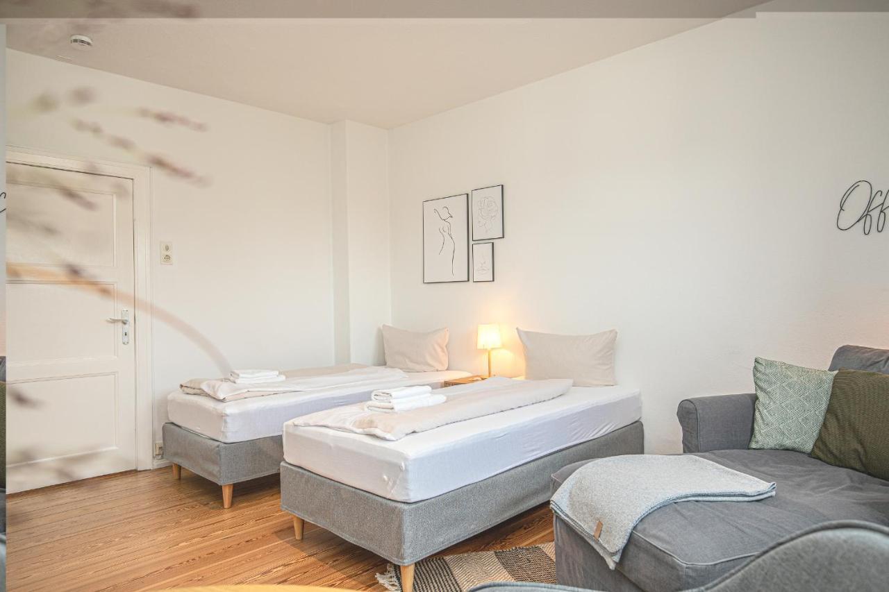 Fewo1846 - Kommood - Zentral Gelegenes Studio-Apartment Mit Balkon Im Hochparterre فلنسبورغ المظهر الخارجي الصورة